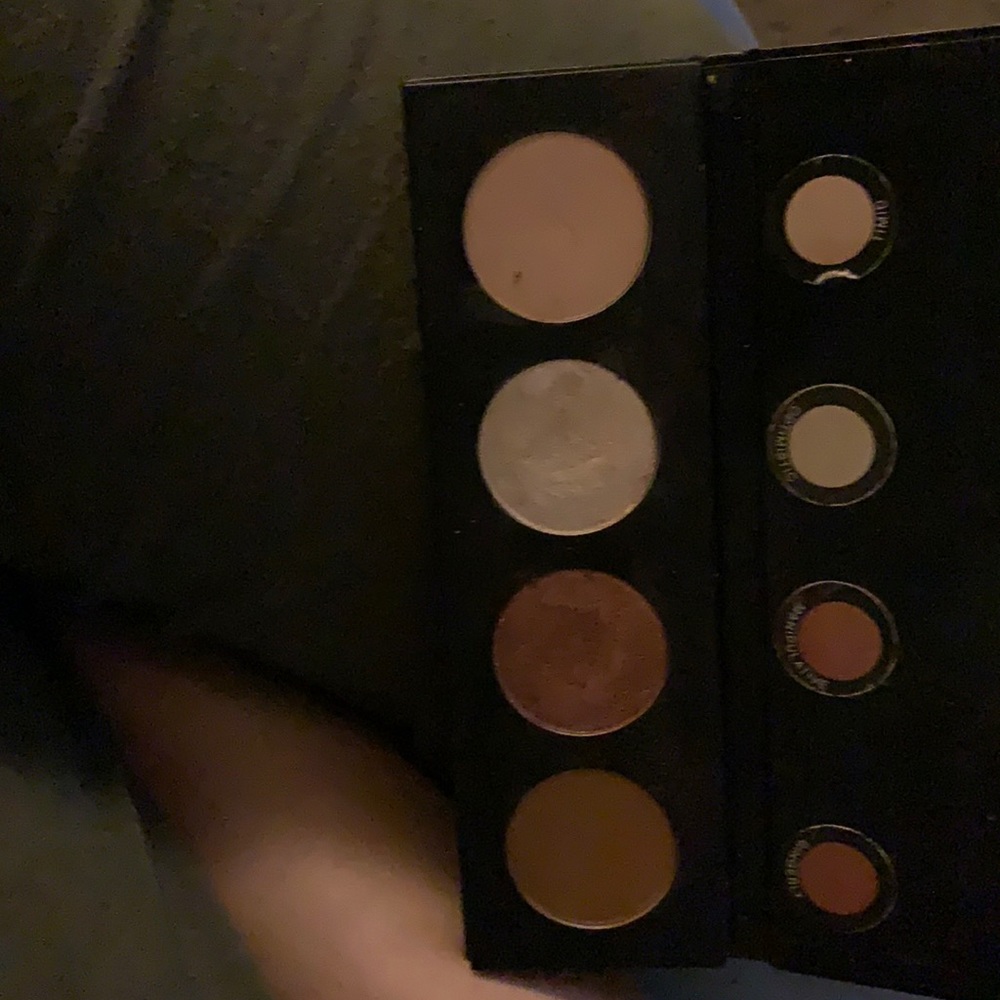 Eyeshadow palette
